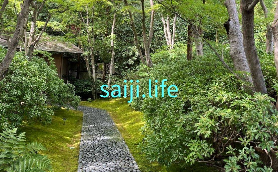 湯河原の里に佇む情緒ある家屋と小径